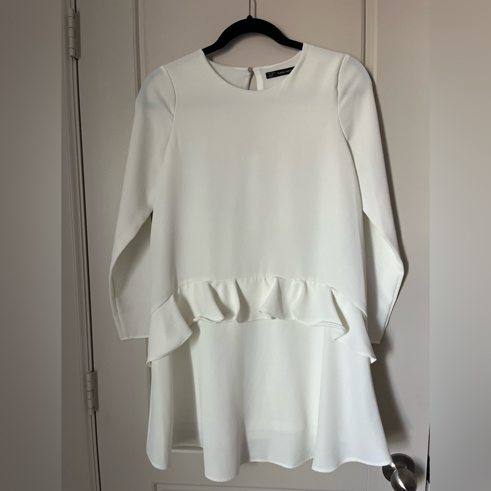 white dress Zara size xs🤍